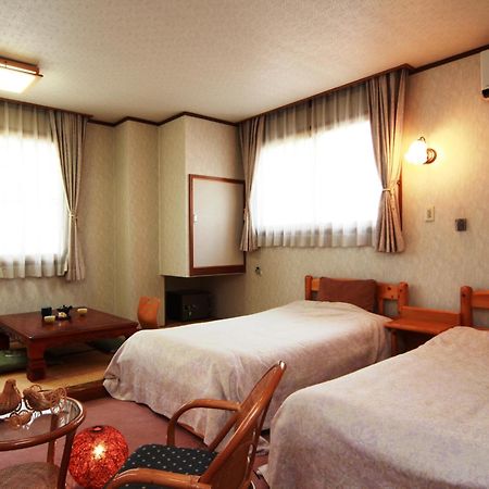 Hatoguruma Kawabata Nozawaonsen Rum bild